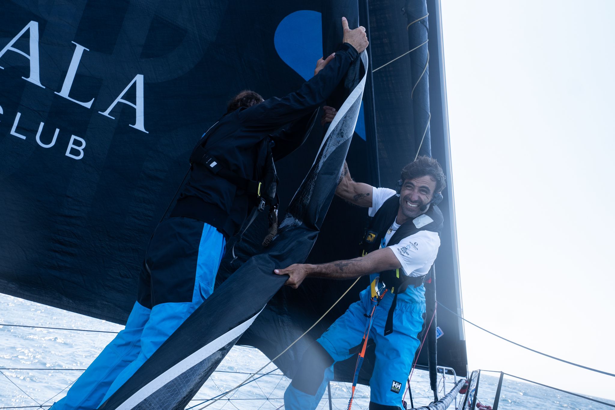 the-ocean-race-europe-casse-tete-droit-devant-mais-quand-ca-bombarde-la-vie-est-belle